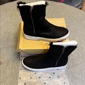 Very G Black Winter Boots with White Trim